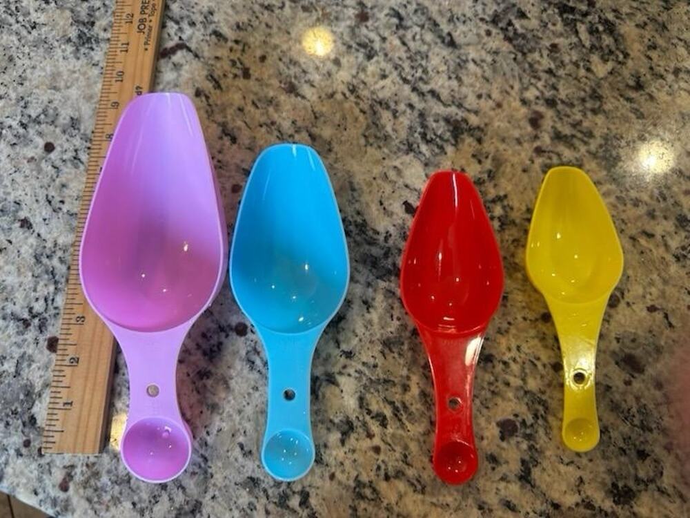 4 Piece Set Multi-Color Durable Plastic Measuring Spoons for baking and cooking